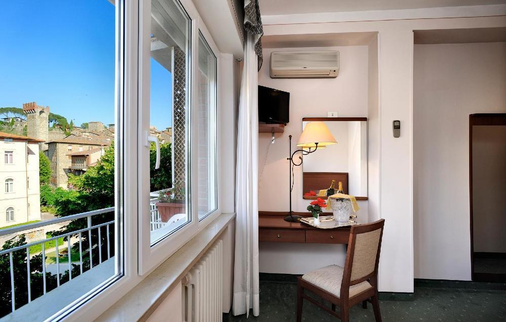 Hotel Lido Passignano sul Trasimeno Exteriör bild