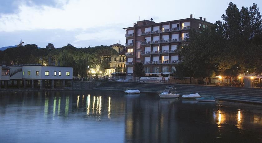 Hotel Lido Passignano sul Trasimeno Exteriör bild
