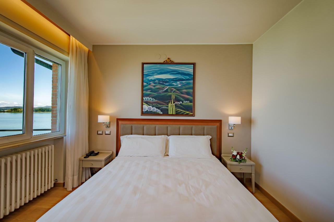 Hotel Lido Passignano sul Trasimeno Exteriör bild