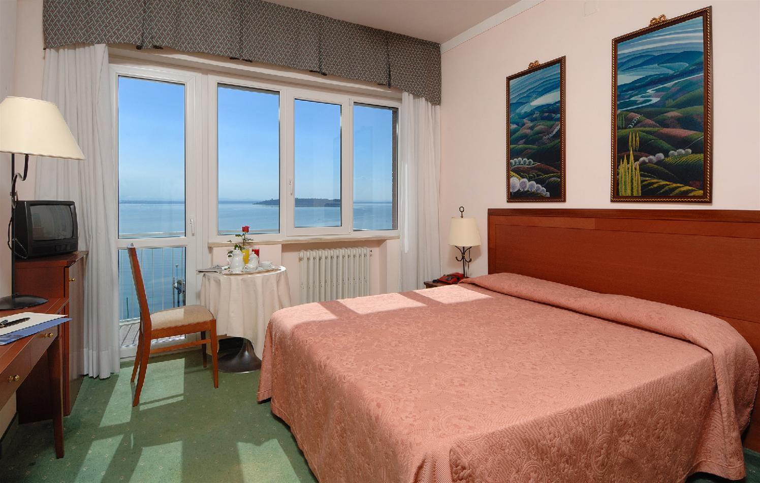 Hotel Lido Passignano sul Trasimeno Exteriör bild